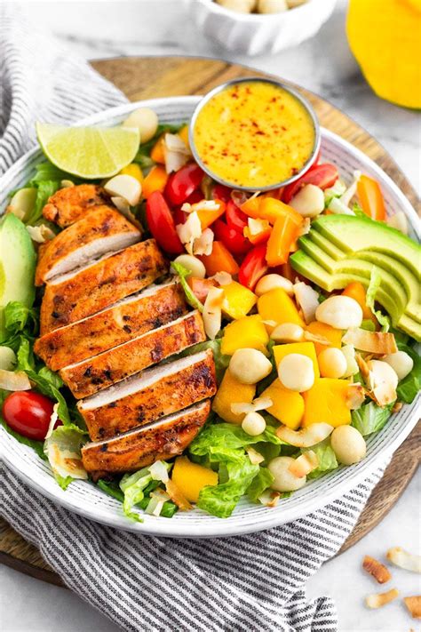 How much fat is in mango chicken chop salad - calories, carbs, nutrition